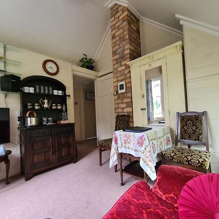 Dovecote House Bed & Breakfast Auckland Exterior photo