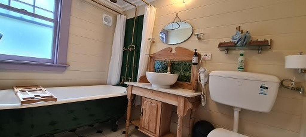 Dovecote House Bed & Breakfast Auckland Exterior photo